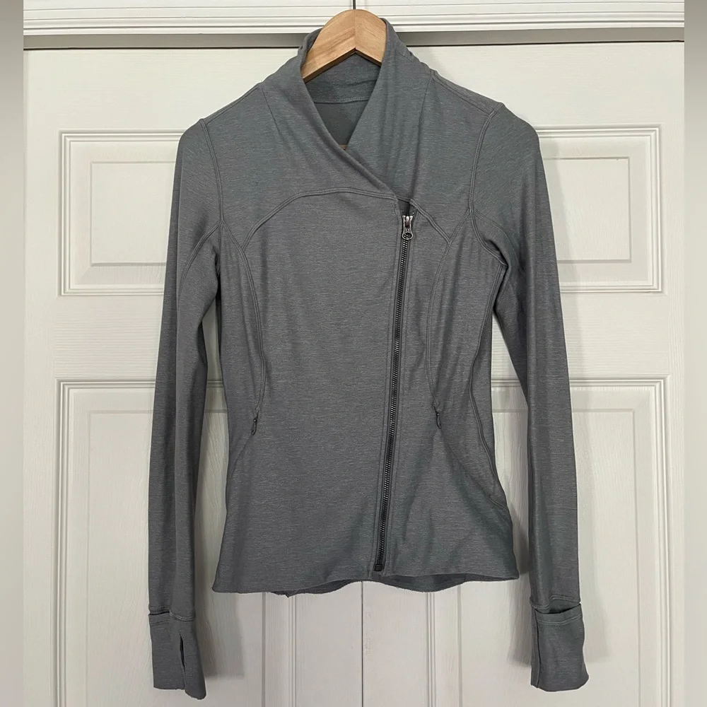 {Lululemon} Precision Jacket in Heathered Battleship - Women's 6